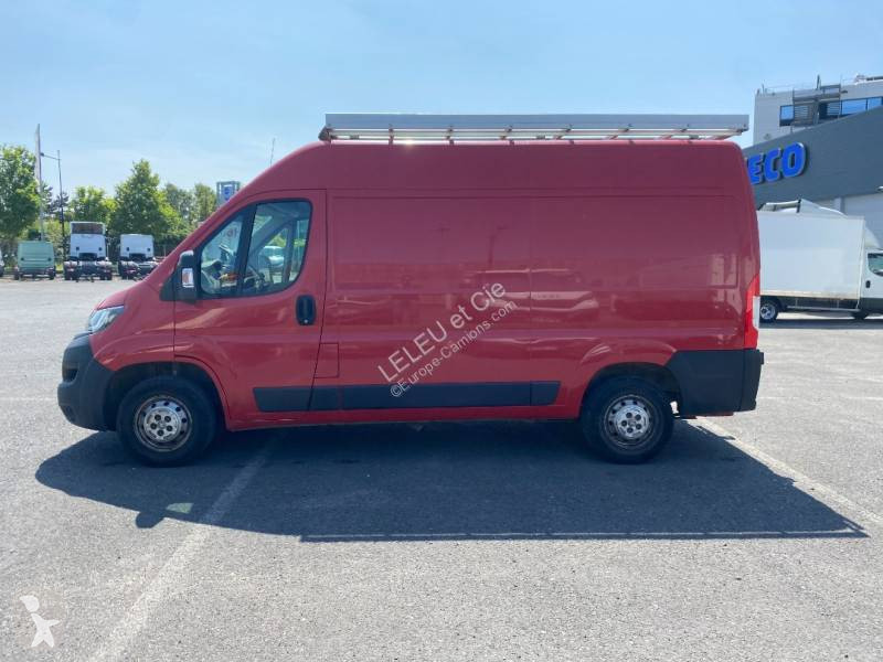 Véhicule utilitaire Peugeot