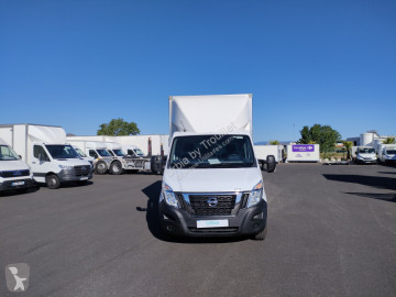 Utilitaire caisse grand volume Nissan