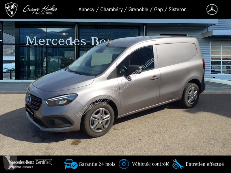 Véhicule utilitaire Mercedes 112 CDI Fourgon...