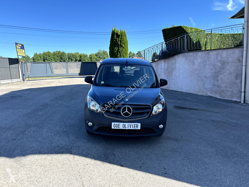 Véhicule utilitaire Mercedes Compact 109 1.5...