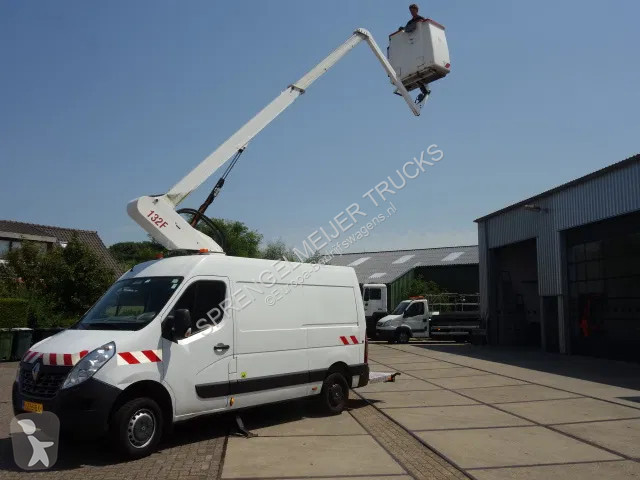 Véhicule utilitaire Renault 13,5 METER SKY...