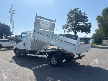 Con volquete Iveco