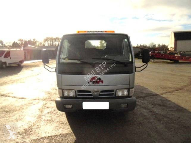 Véhicule utilitaire Nissan