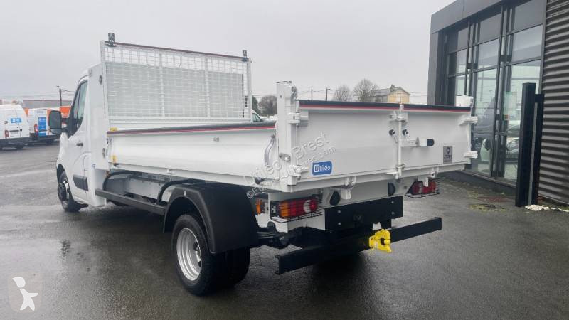 Véhicule utilitaire Nissan