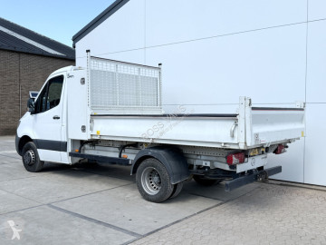 Utilitaire benne Mercedes