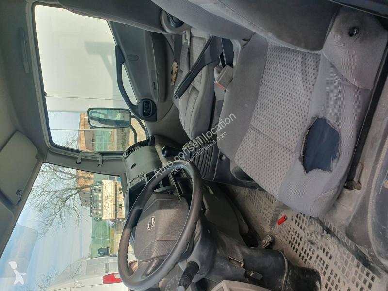 Véhicule utilitaire Nissan BENNE + COFFRE 2.5...