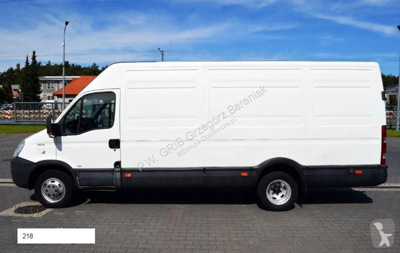 Furgoneta Iveco 35C15 Furgon L4H3 Brygadówka...