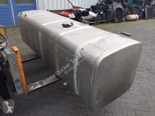 Furgoneta MAN 1100 LITER UEL TANK 240X70X70 CM