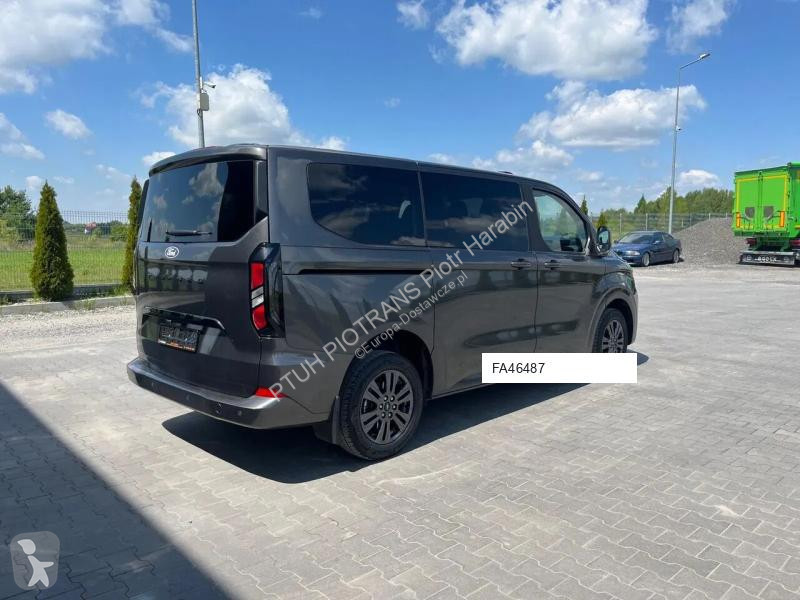 Véhicule utilitaire Ford TOURNEO CUSTOM...