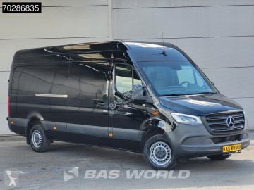 Fourgon utilitaire Mercedes