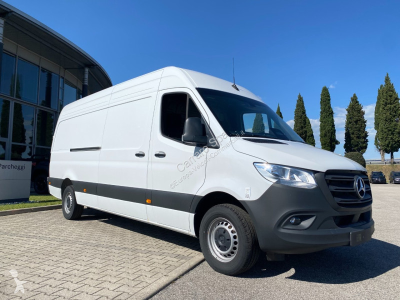 Autoutilitară Mercedes Furgone Traz. Post