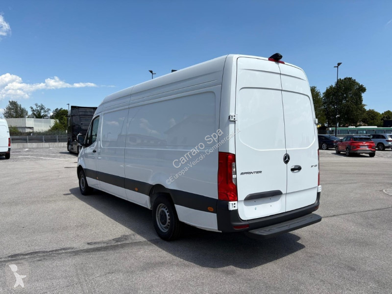 Autoutilitară Mercedes Furgone Traz. Post