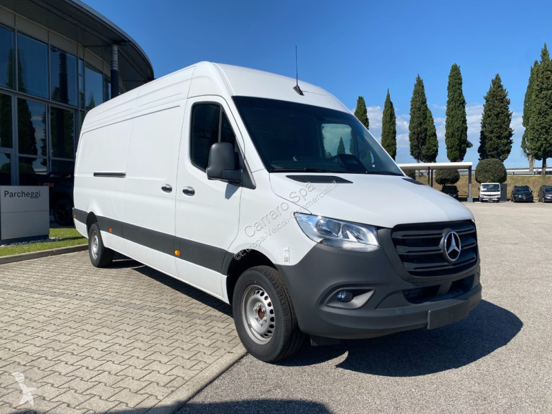 Autoutilitară Mercedes Furgone Traz. Post