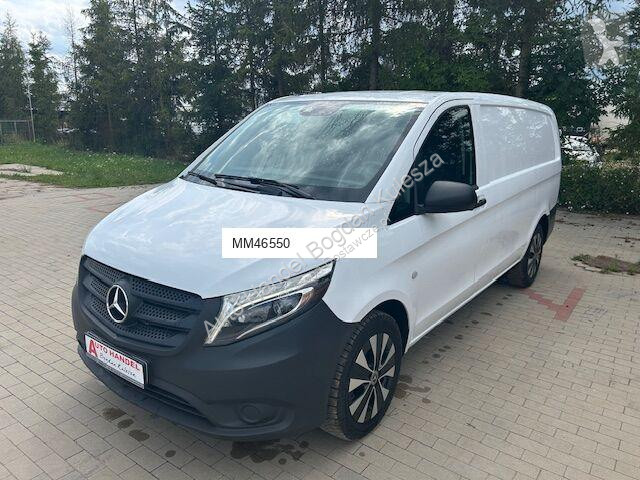 Véhicule utilitaire Mercedes 119