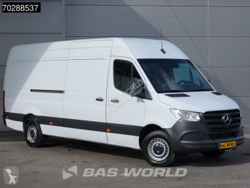 Fourgon utilitaire Mercedes