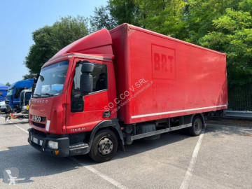 Utilitară cu prelată şi obloane Iveco