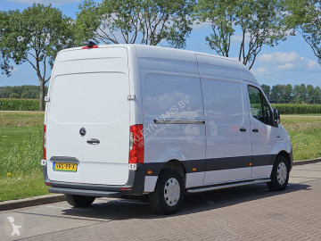 Fourgon utilitaire Mercedes