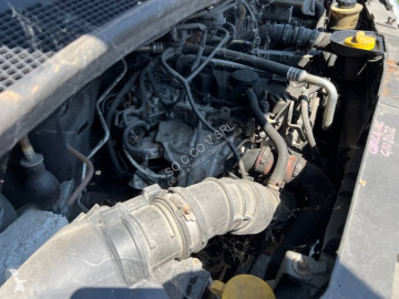 Utilitară cu prelată şi obloane Renault