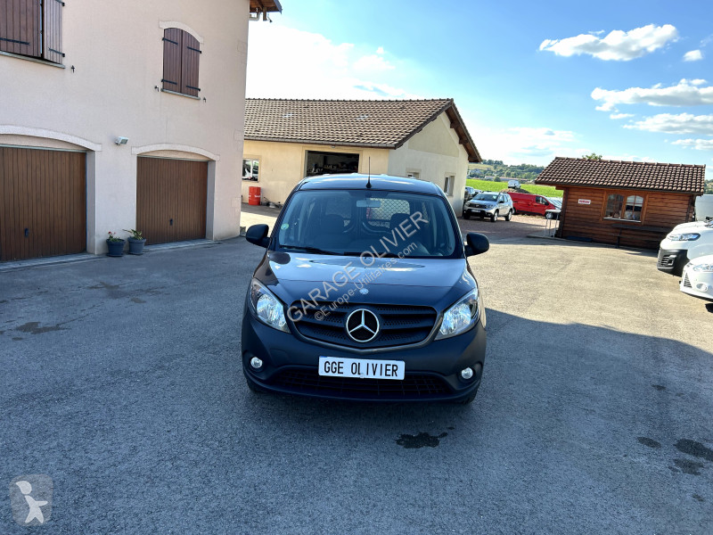 Véhicule utilitaire Mercedes Compact 109 1.5...