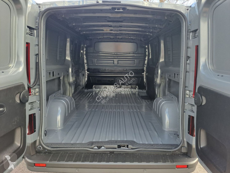 Furgoneta Renault L2H1 3T BLUE DCI 150 GSR2 RED...