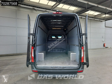 Fourgon utilitaire Mercedes