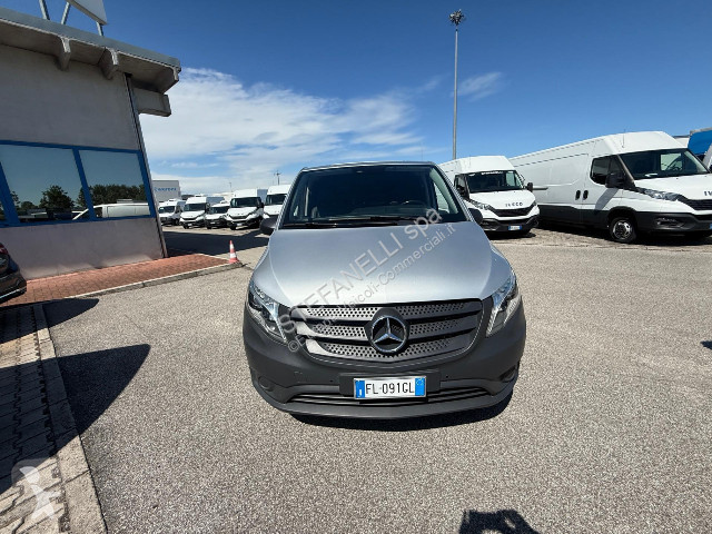 Véhicule utilitaire Mercedes Vito 119 cdi 4x4...