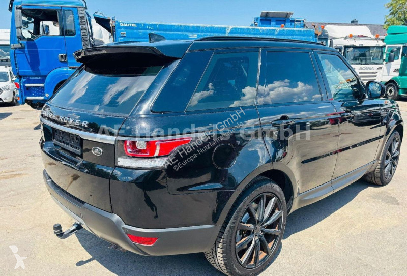 عربة نفعية Land Rover