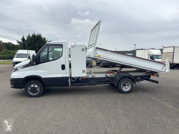 Con volquete estándar Iveco