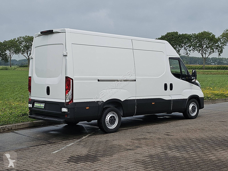Véhicule utilitaire Iveco 35S14       L2H2...