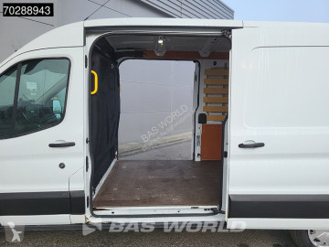Fourgon utilitaire Ford