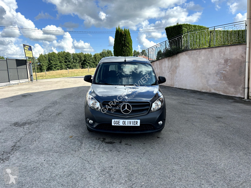 Véhicule utilitaire Mercedes Compact 109 1.5...