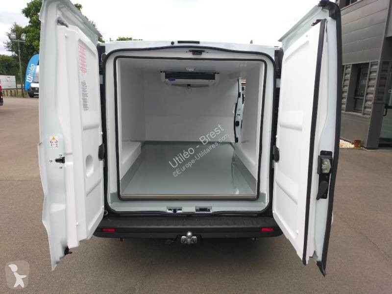 Véhicule utilitaire Nissan