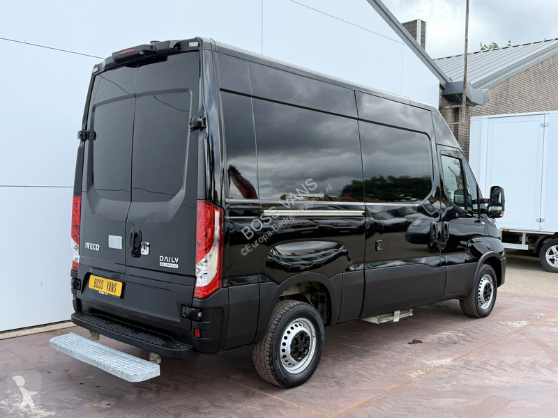 Nyttofordon Iveco 35S18 3.0 Automaat L2H2...