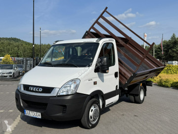 Con volquete Iveco