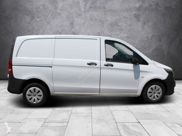 Fourgon utilitaire Mercedes