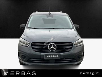 Fourgon utilitaire Mercedes