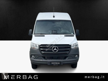 Fourgon utilitaire Mercedes neuf