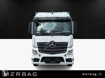 Camion fourgon Mercedes neuf
