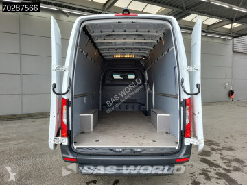 Fourgon utilitaire Mercedes