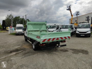 Con volquete Iveco