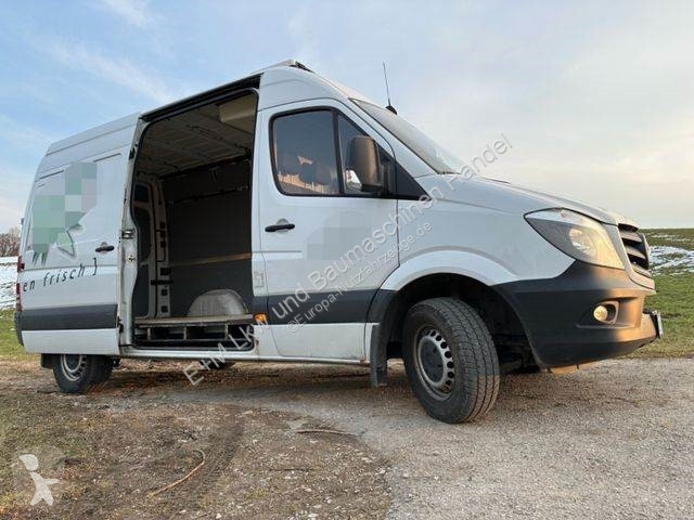 Véhicule utilitaire Mercedes Sprinter...