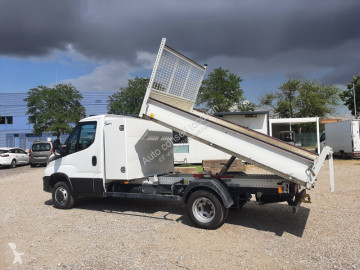 Con volquete Iveco nueva