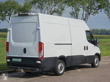 Fourgon utilitaire Iveco