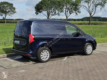 Fourgon utilitaire Mercedes