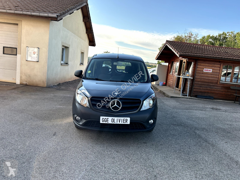 Véhicule utilitaire Mercedes Compact 109 1.5...