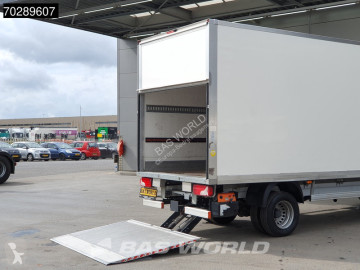 Fourgon utilitaire Mercedes
