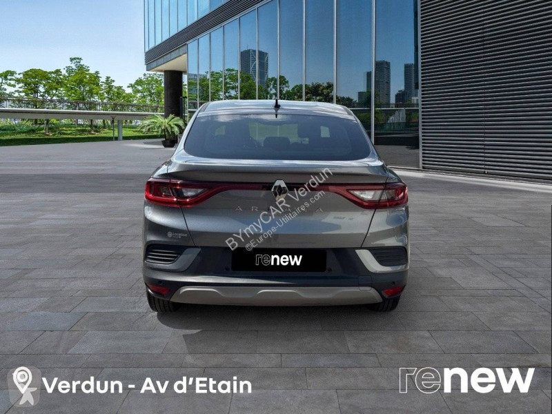 Véhicule utilitaire Renault Arkana mild hybrid...