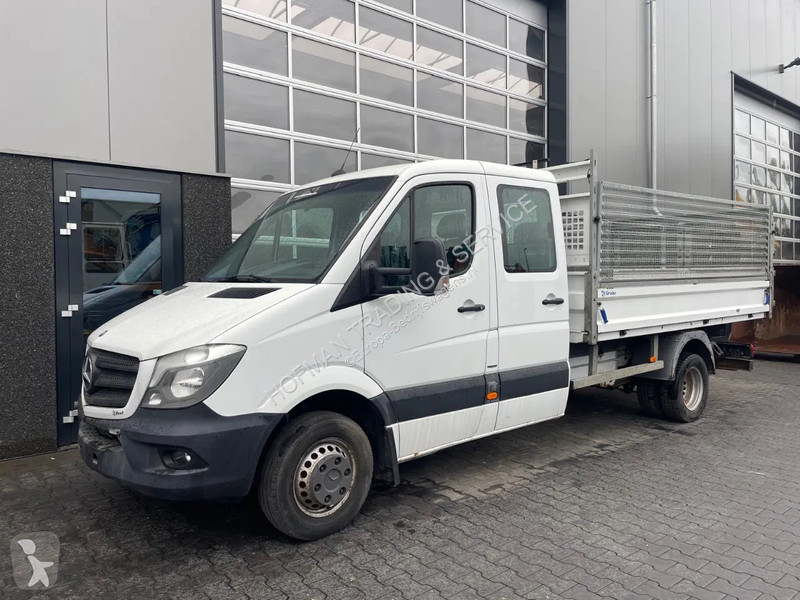 Véhicule utilitaire Mercedes 519
