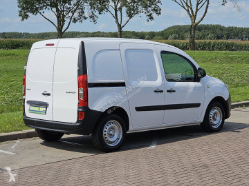 Fourgon utilitaire Mercedes