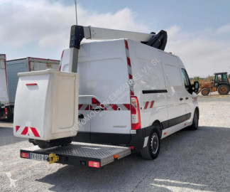Utilitaire nacelle Renault
